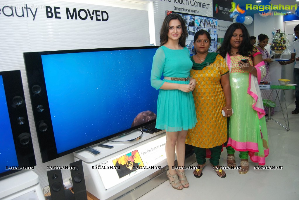 Kriti Kharbanda inaugurates Yes Mart Superstore at Kompally, Hyderabad