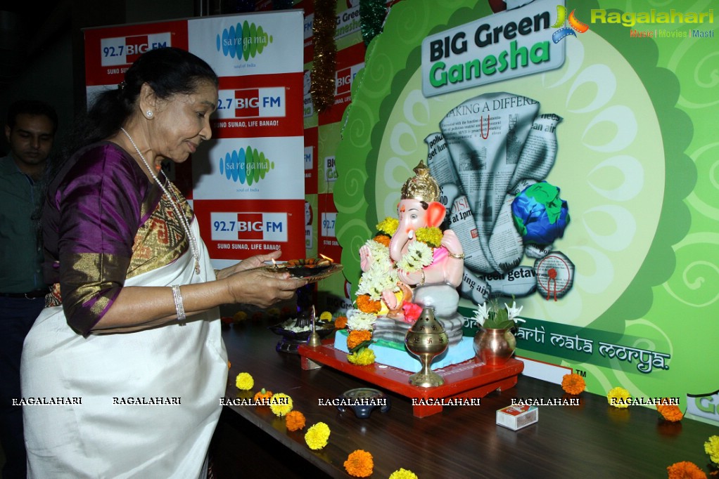 Asha Bhosle records her Birthday Special Show at BIG FM Studios