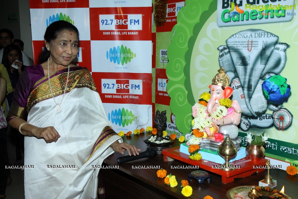 Asha Bhosle records her Birthday Special Show at BIG FM Studios