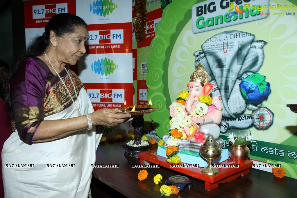 Asha Bhosle records her Birthday Special Show at BIG FM Studios