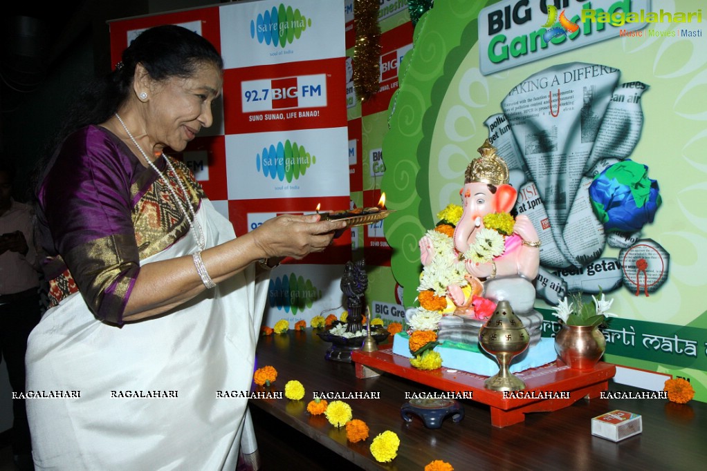 Asha Bhosle records her Birthday Special Show at BIG FM Studios