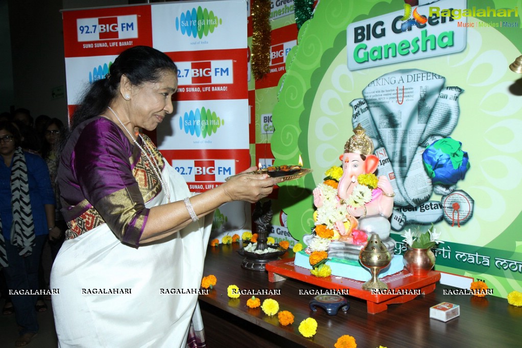 Asha Bhosle records her Birthday Special Show at BIG FM Studios