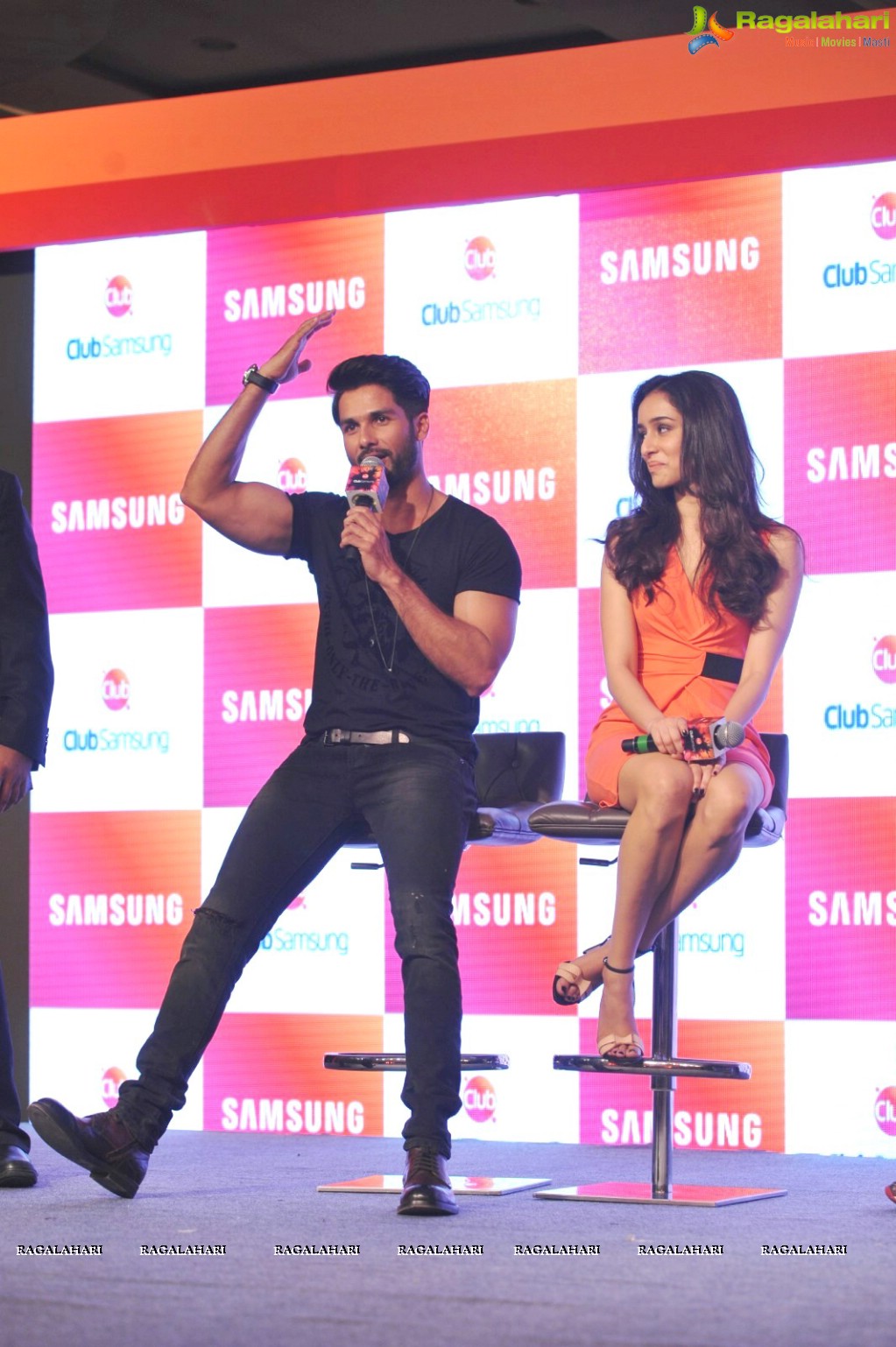 Shahid Kapoor and Shraddha Kapoor at the launch of Club Samsung, Mumbai