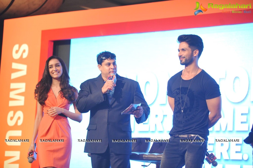 Shahid Kapoor and Shraddha Kapoor at the launch of Club Samsung, Mumbai