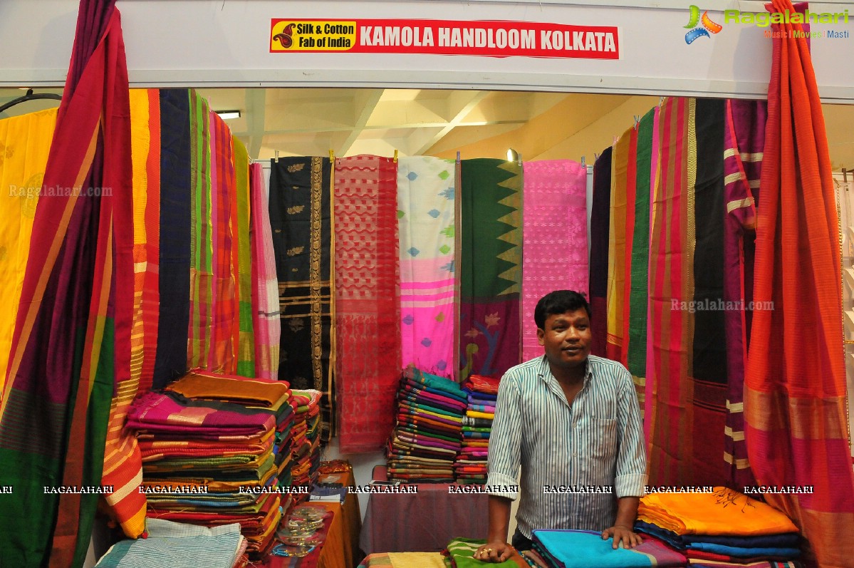 Khenisha Chandran inaugurates Silk and Cotton Fab India Expo