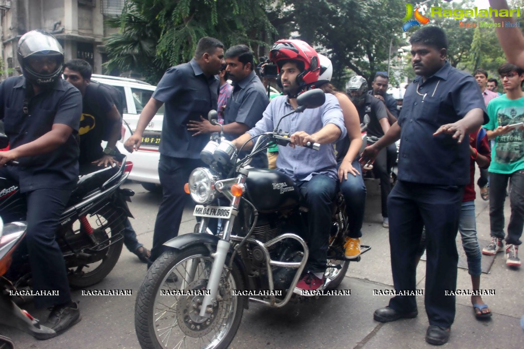 Aditya Roy Kapur and Parineeti Chopra flags off the Daawat-E-Ishq Food Yatra