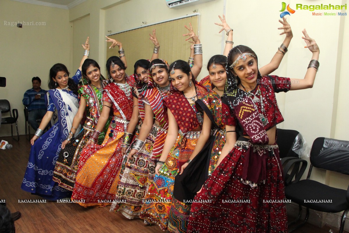 Dildar Dandiya 2014 Curtain Raiser