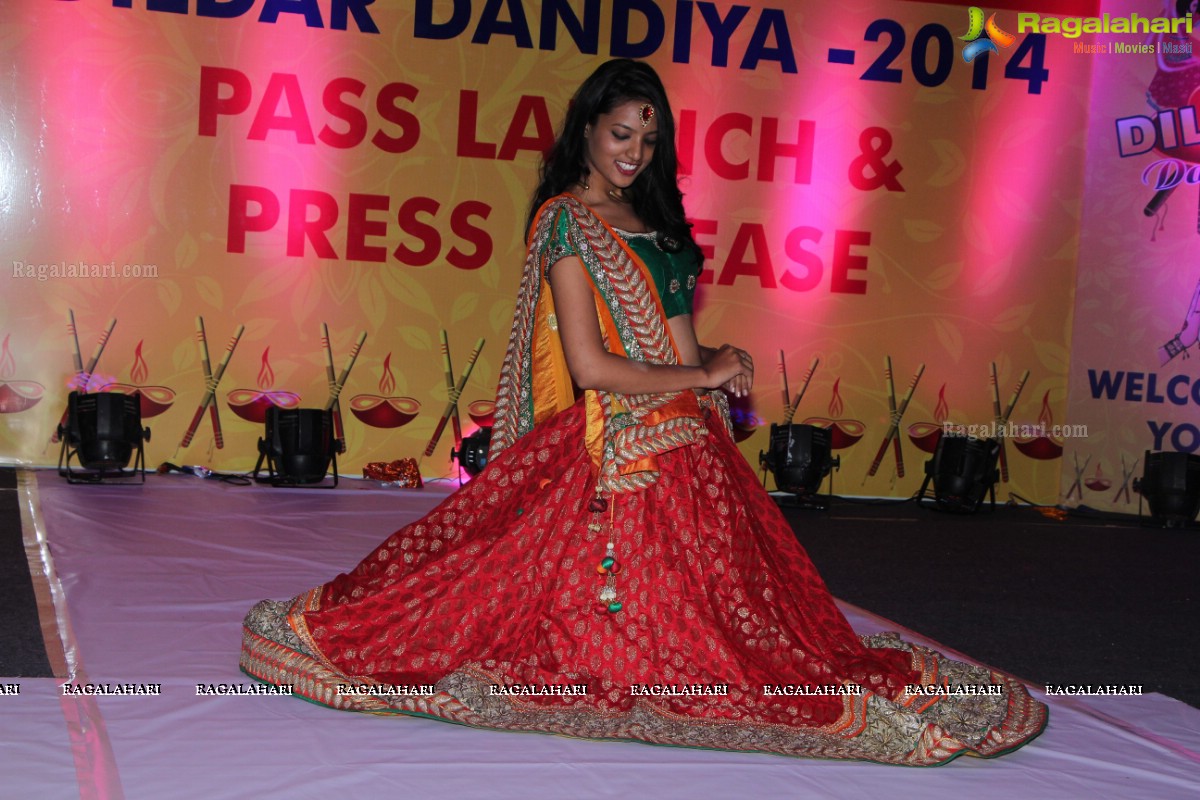 Dildar Dandiya 2014 Launch Ceremony - Chief Guest: Mr. VVS Laxman, Guest of Honour: Mrs. Bina Mehta