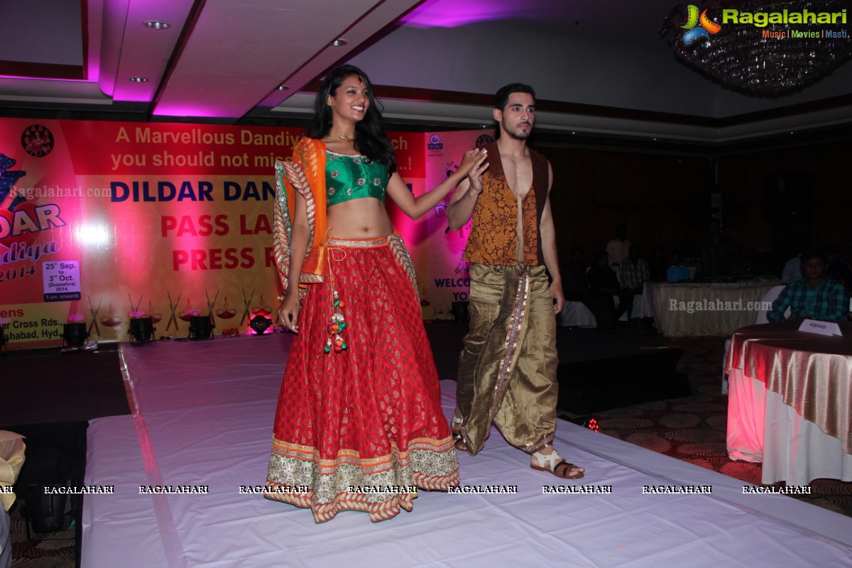 Dildar Dandiya 2014 Launch Ceremony - Chief Guest: Mr. VVS Laxman, Guest of Honour: Mrs. Bina Mehta