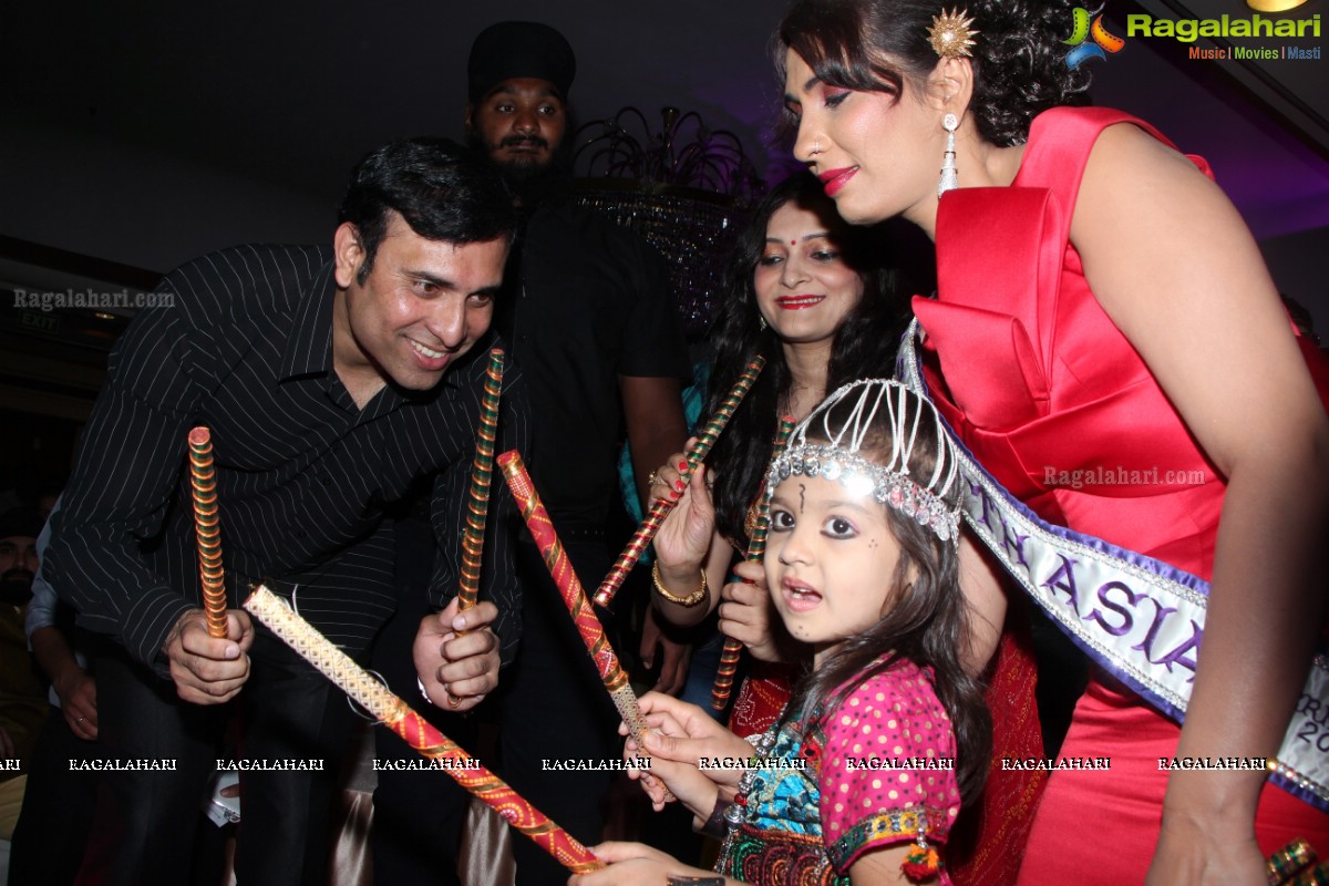 Dildar Dandiya 2014 Launch Ceremony - Chief Guest: Mr. VVS Laxman, Guest of Honour: Mrs. Bina Mehta