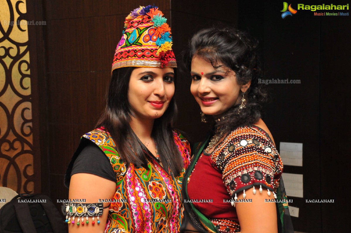 Disco Dandiya by by Samskruthy Ladies Club (Sept. 2014)