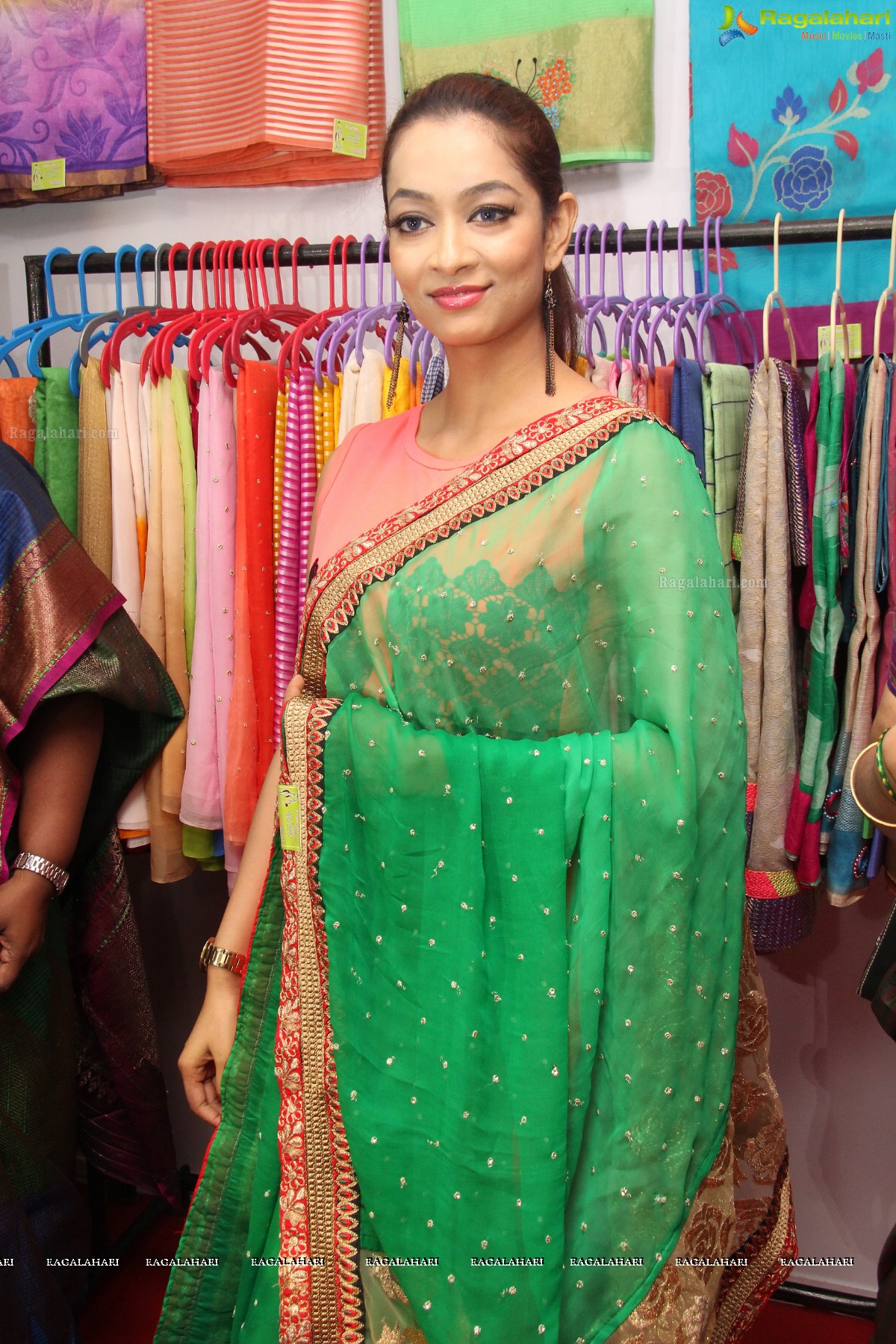 Rraxshmi Tthakur inaugurates Fashion Unlimited Lifestyle Expo, Hyderabad