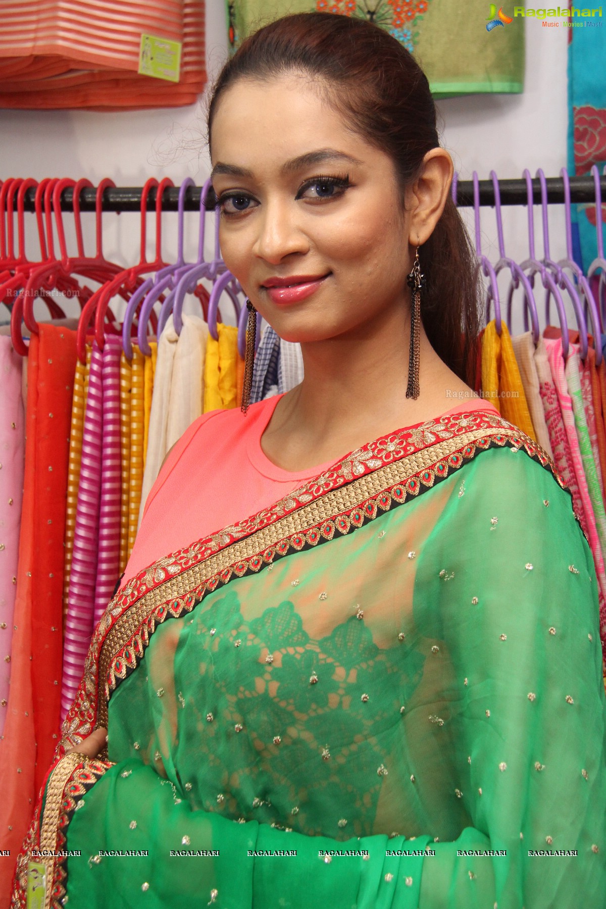 Rraxshmi Tthakur inaugurates Fashion Unlimited Lifestyle Expo, Hyderabad