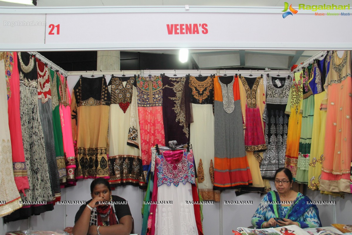 Rraxshmi Tthakur inaugurates Fashion Unlimited Lifestyle Expo, Hyderabad