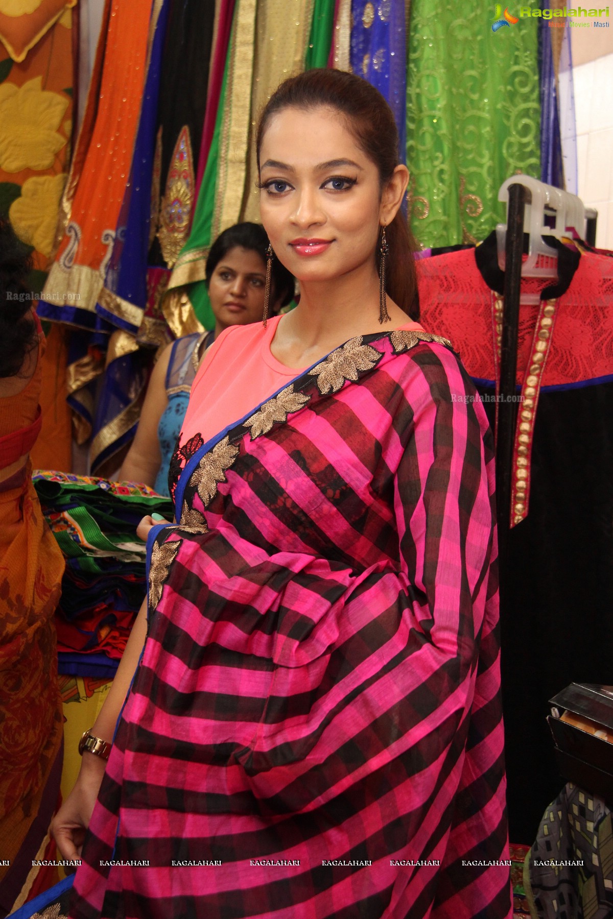 Rraxshmi Tthakur inaugurates Fashion Unlimited Lifestyle Expo, Hyderabad