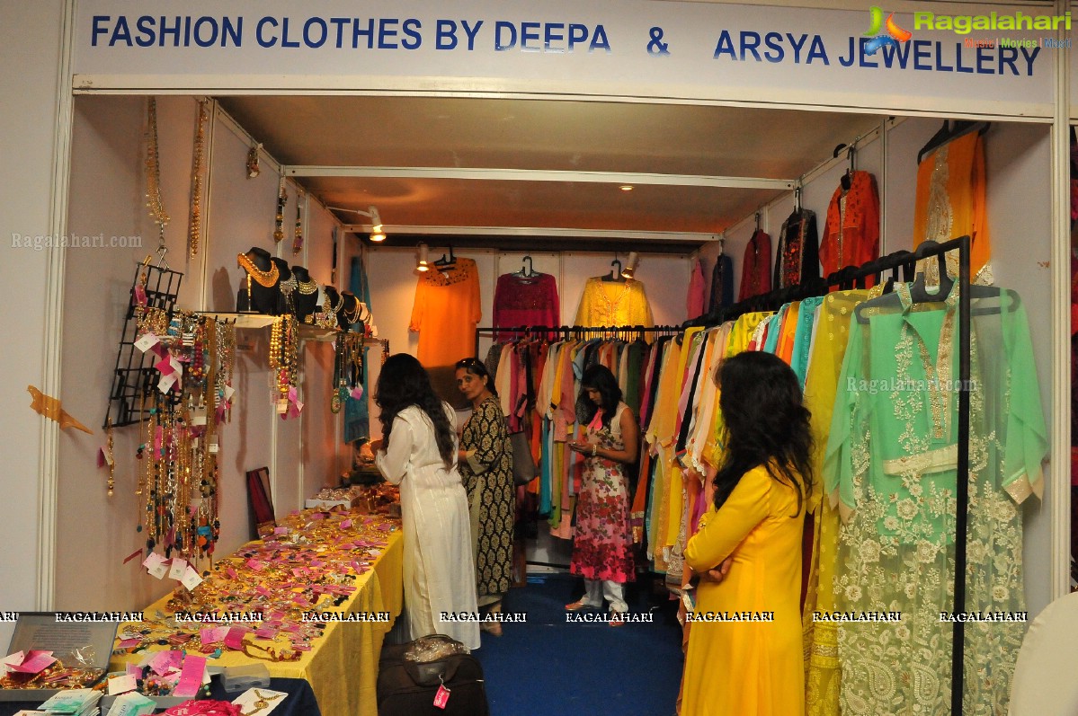 Petals Exhibition and Sale at Taj Krishna, Hyderabad (Sep. 19, 2014)