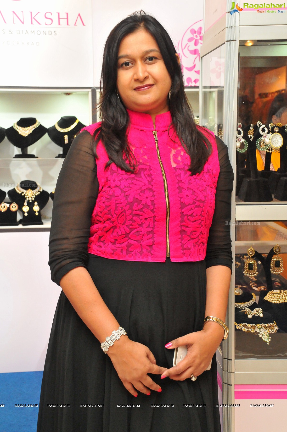 Petals Exhibition and Sale at Taj Krishna, Hyderabad (Sep. 19, 2014)