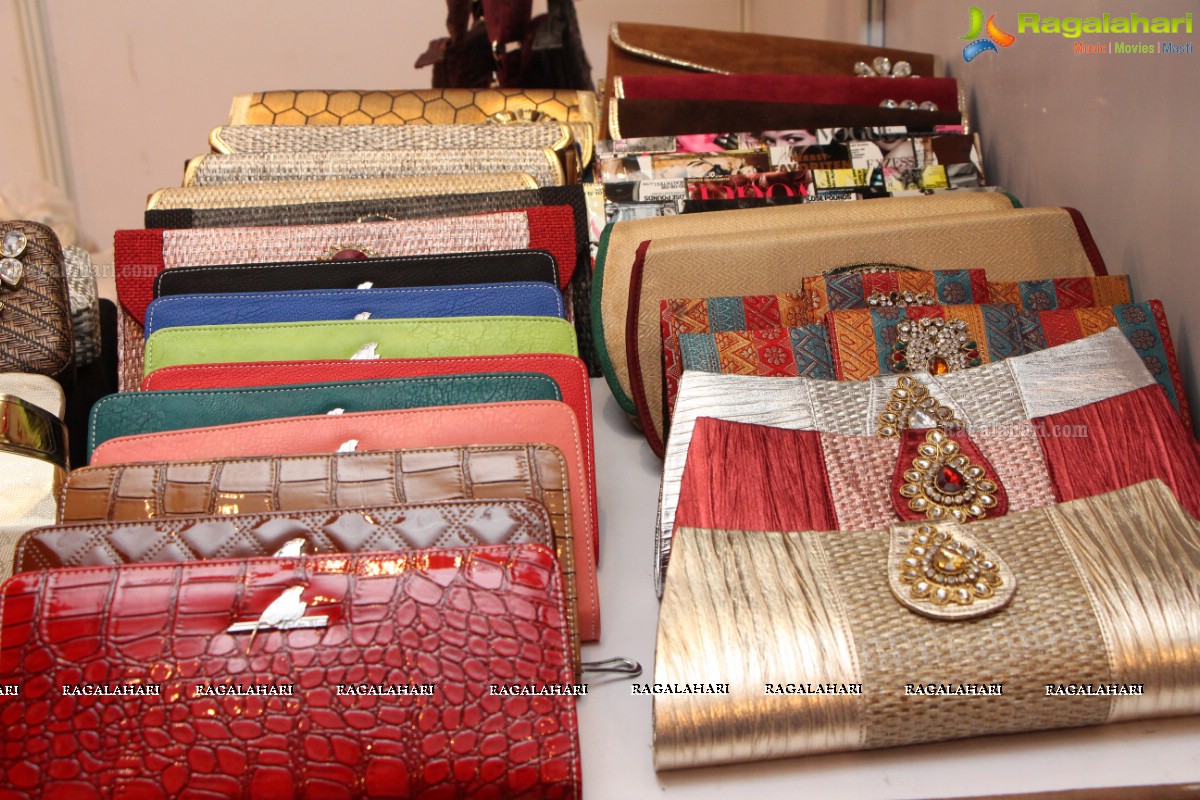 Nawaz Singhania inaugurates Khwaaish Exhibition (Sept. 2014)