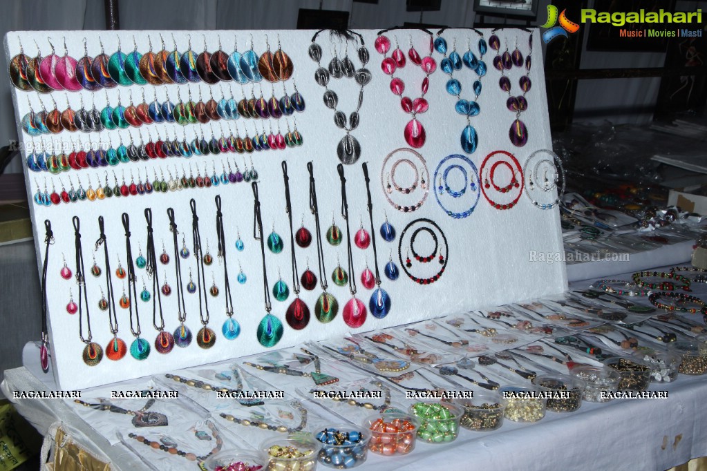 Mahathi inaugurates Lepakshi Crafts Festival in Hyderabad