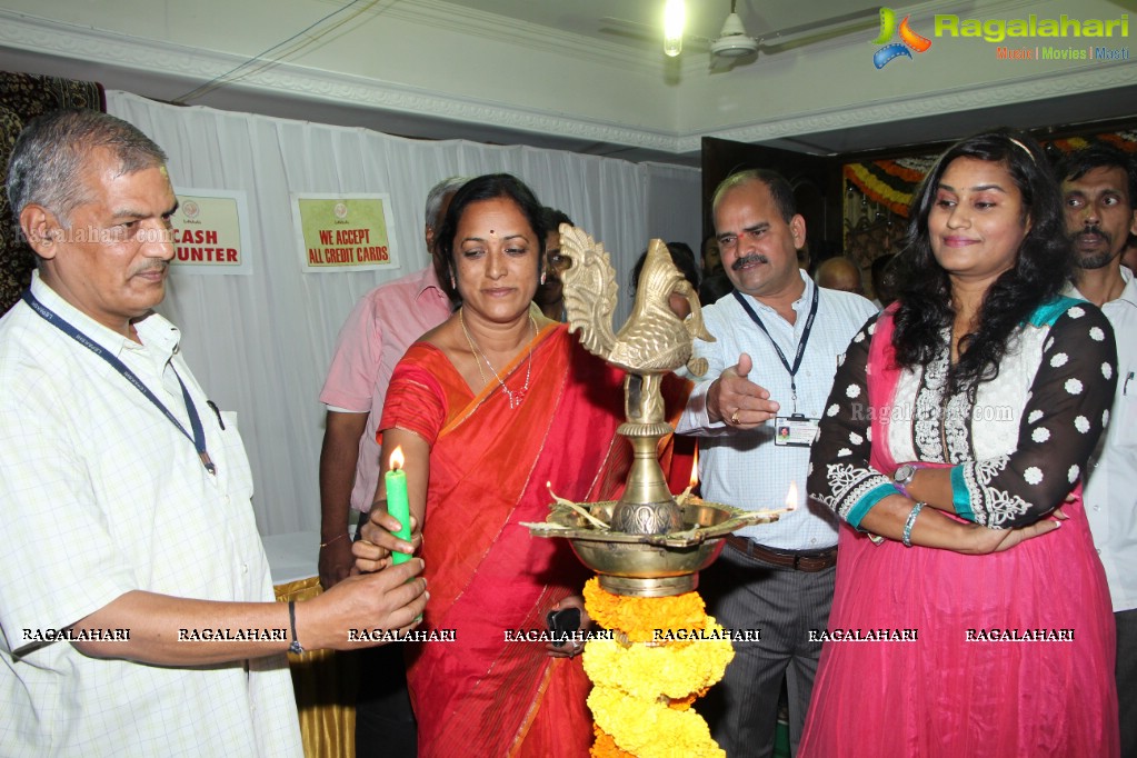 Mahathi inaugurates Lepakshi Crafts Festival in Hyderabad