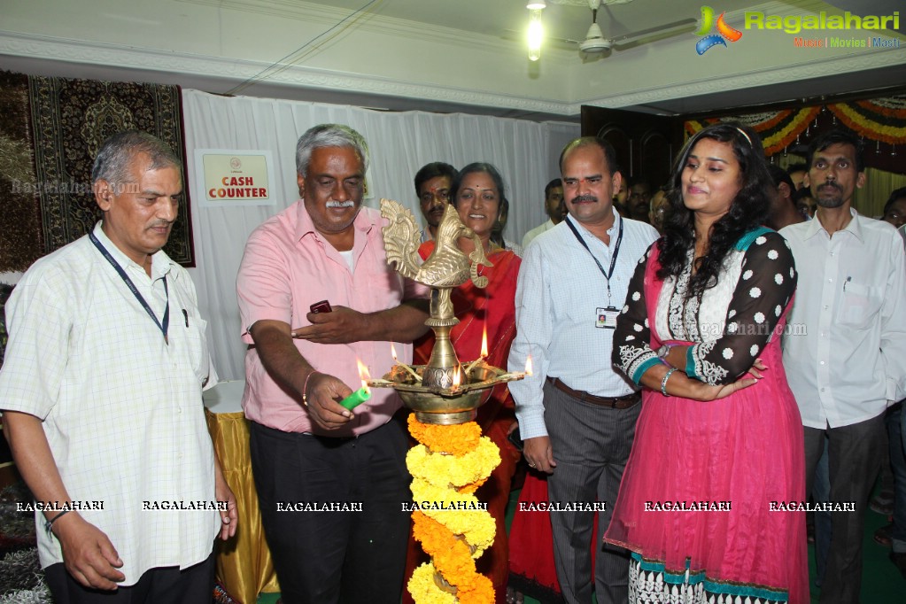 Mahathi inaugurates Lepakshi Crafts Festival in Hyderabad