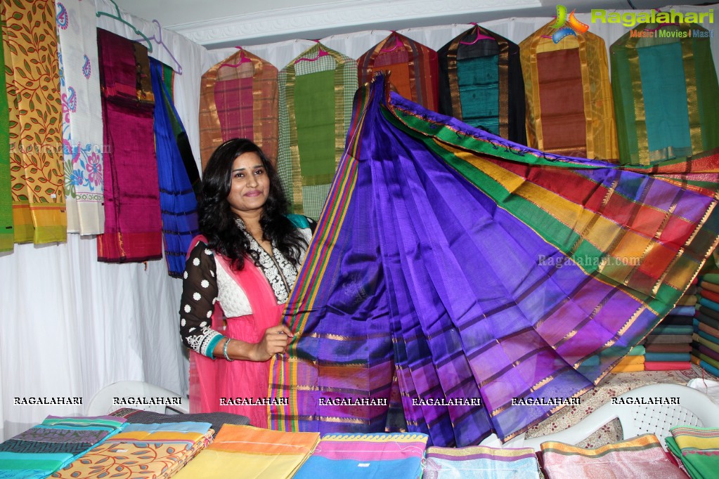 Mahathi inaugurates Lepakshi Crafts Festival in Hyderabad