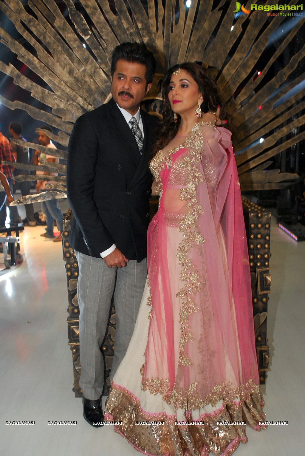 Anil Kapoor and Madhuri Dixit in 'Jhalak Dikhhla Jaa' Season 7 Finale
