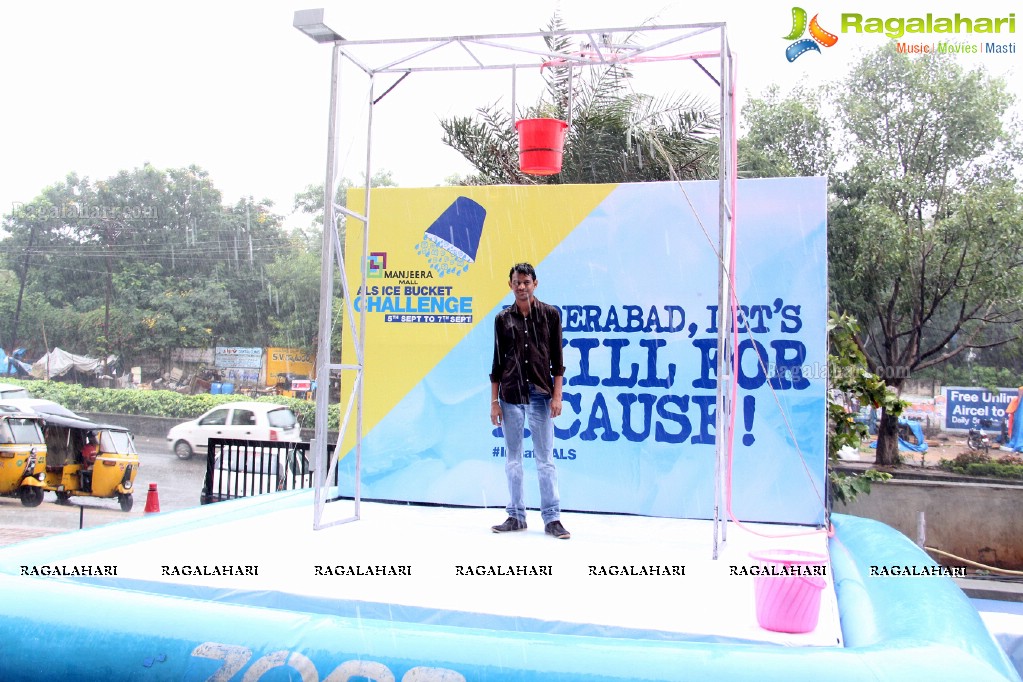 Manjeera Mall Organises Fund Raising ALS Ice Bucket Challenge