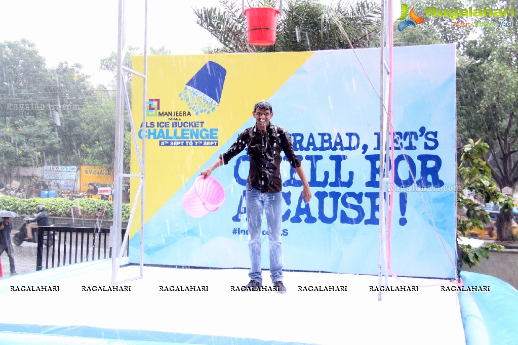 Manjeera Mall Organises Fund Raising ALS Ice Bucket Challenge