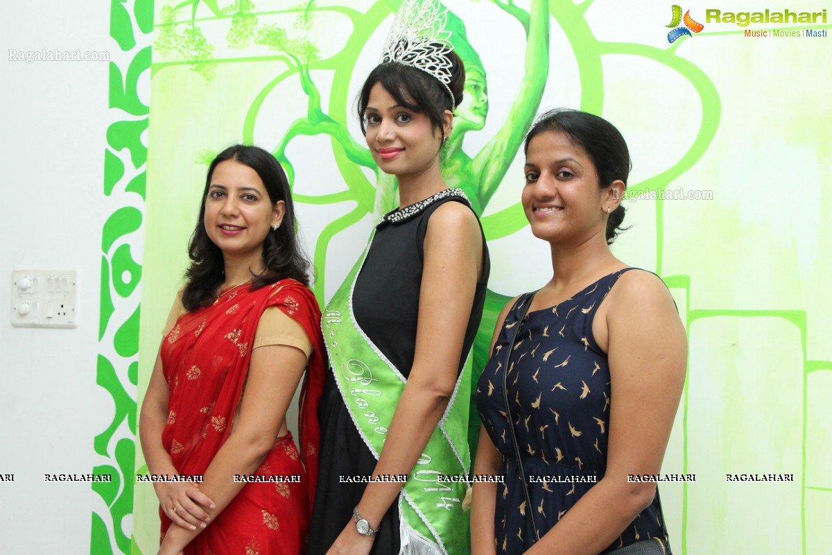 Meghavi - Spalon & O Cafe Launch in Hyderabad