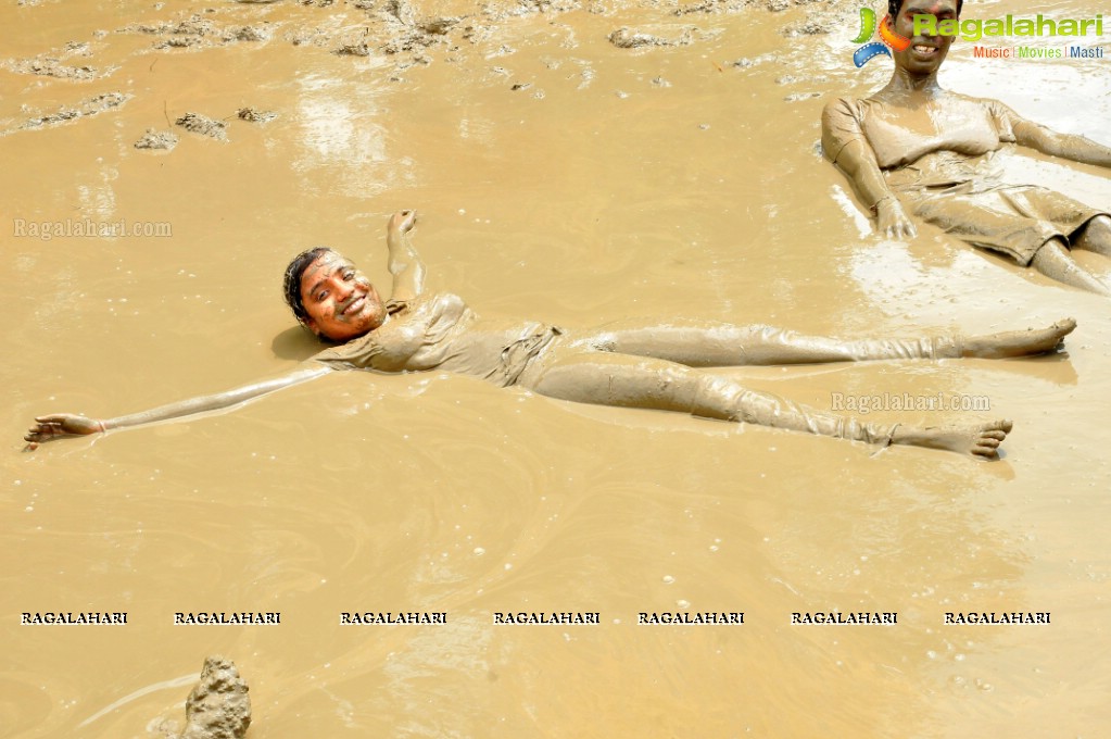 Hyderabad Mud Run 2014 at Lahari Resorts, Patancheru