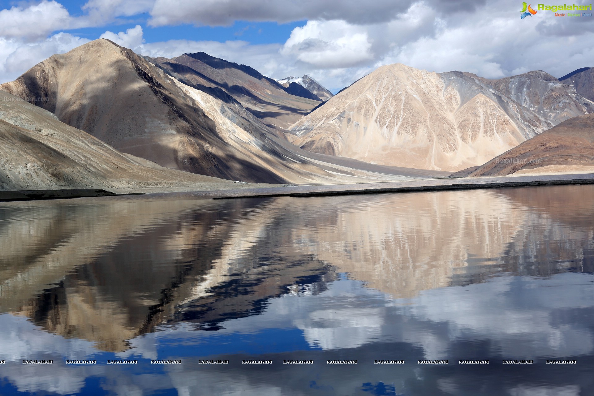 Pangong Tso Lake, Ladakh High Definition Photos