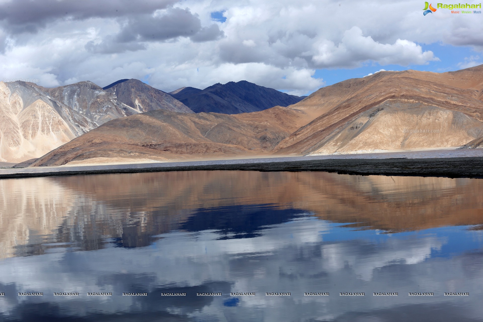 Pangong Tso Lake, Ladakh High Definition Photos