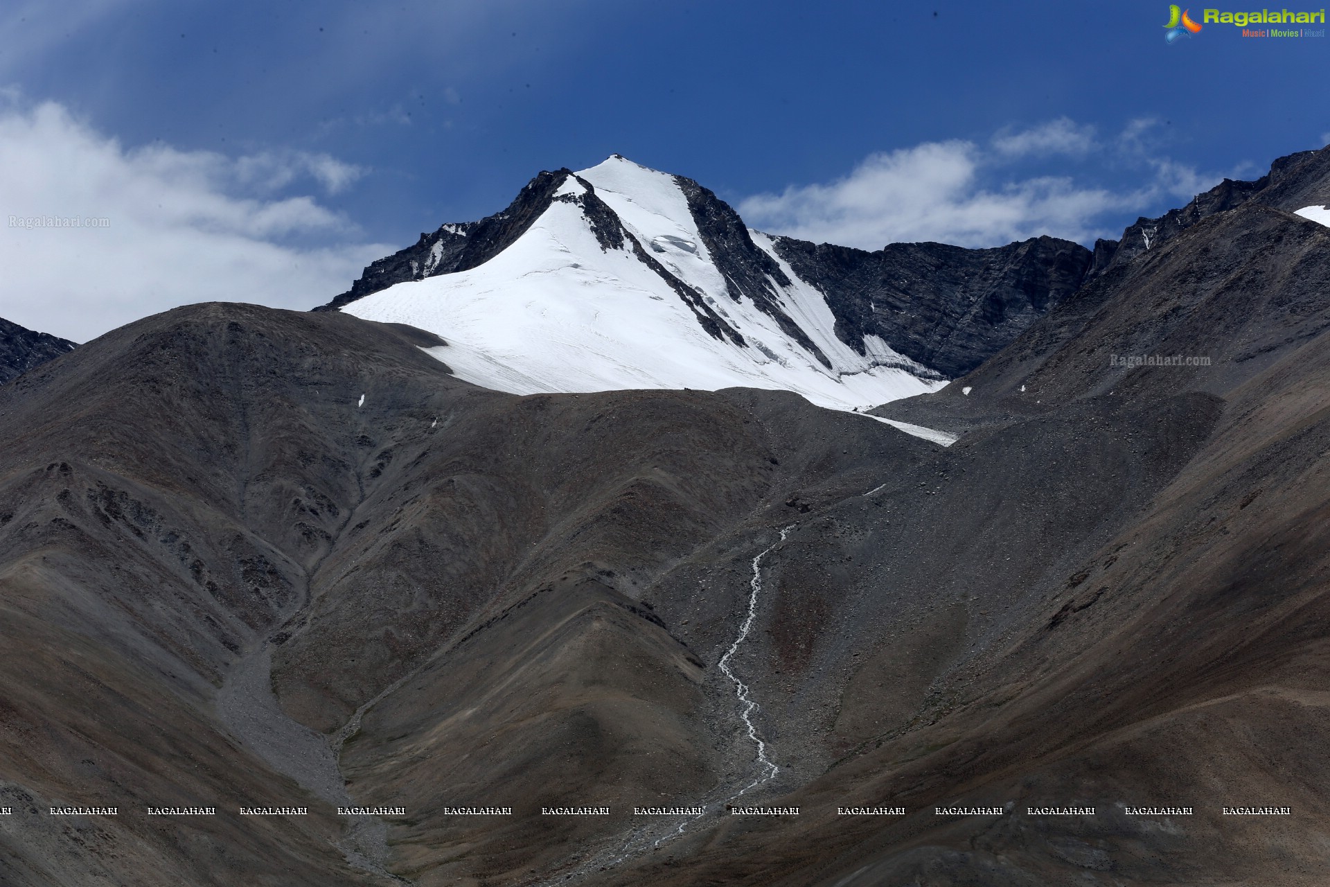 Pangong Tso Lake, Ladakh High Definition Photos