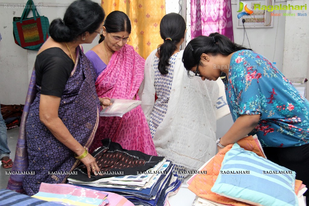 Sri Nilayam Movie Team inaugurated Pochampally IKAT Art Mela (Sept. 2014)