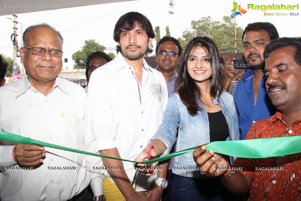 Sri Nilayam Movie Team inaugurated Pochampally IKAT Art Mela (Sept. 2014)