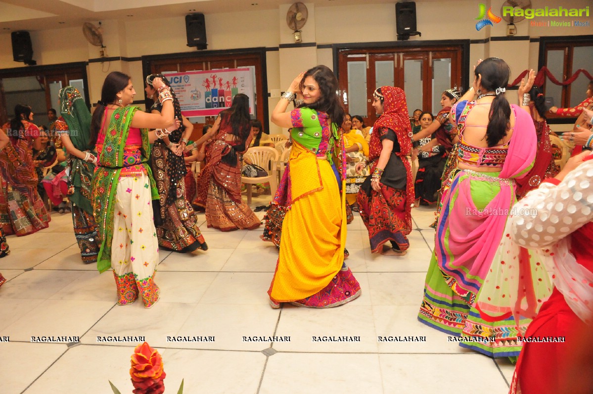 Sangini Club's Dandiya Celebrations 2014