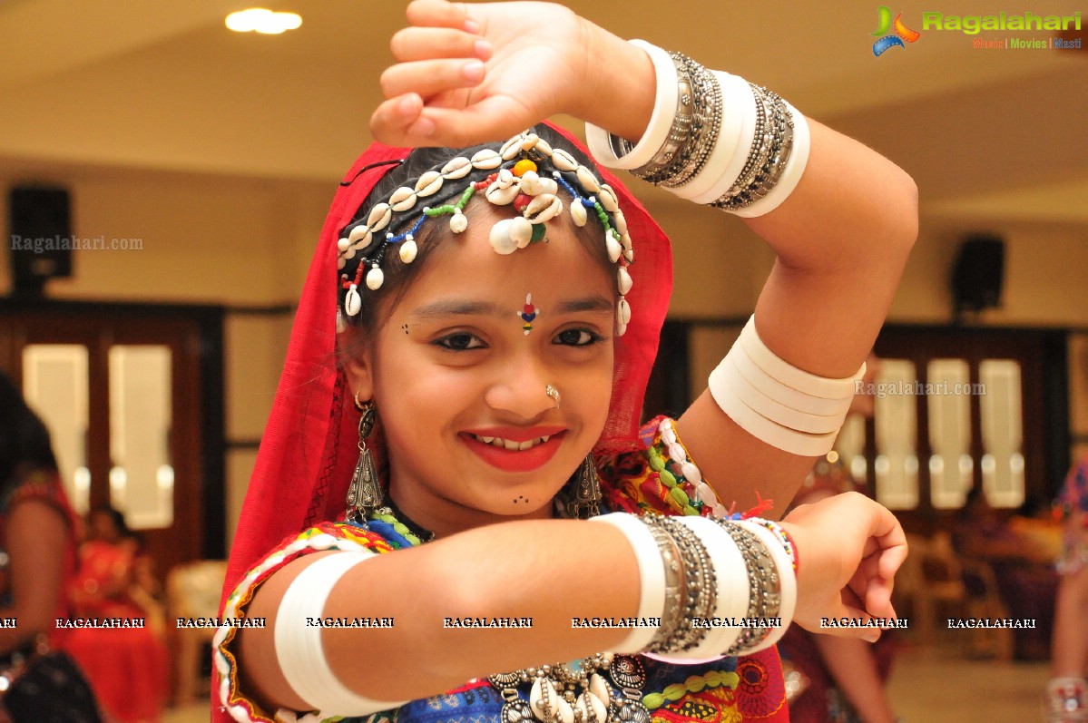 Sangini Club's Dandiya Celebrations 2014