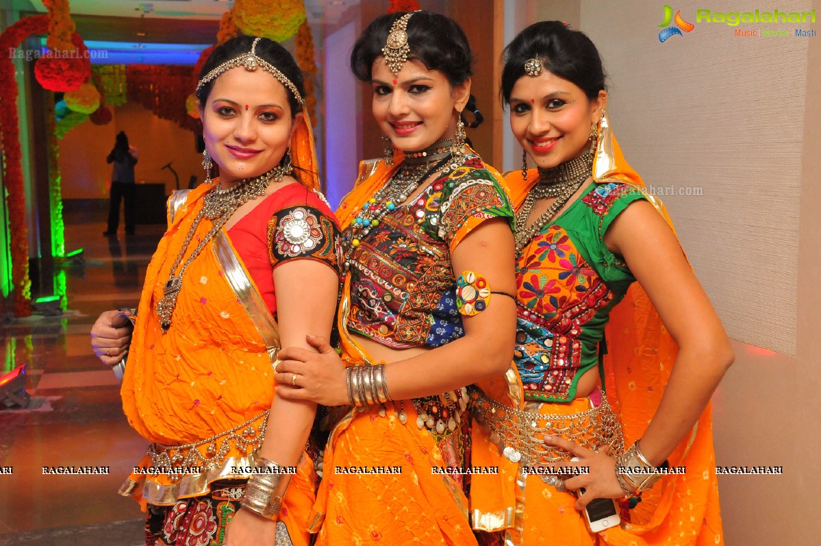 Sanskruti Ladies Club's Shardiya Durgotsav - Choreography by Bina Mehta