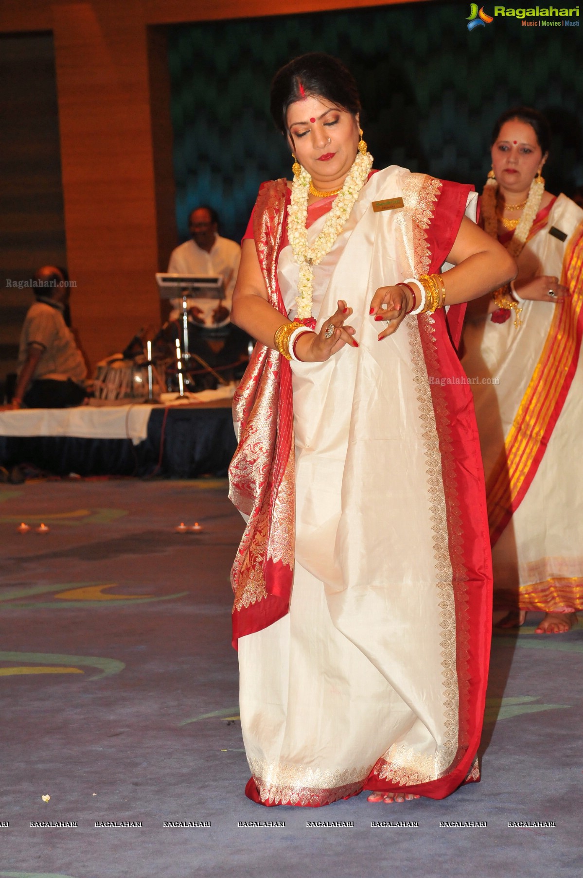 Sanskruti Ladies Club's Shardiya Durgotsav - Choreography by Bina Mehta