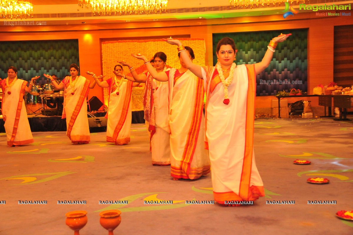 Sanskruti Ladies Club's Shardiya Durgotsav - Choreography by Bina Mehta