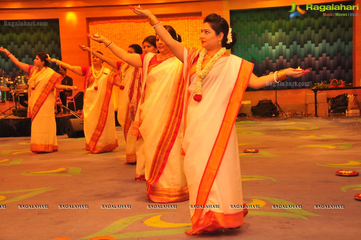 Sanskruti Ladies Club's Shardiya Durgotsav - Choreography by Bina Mehta