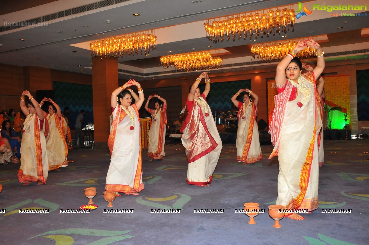 Sanskruti Ladies Club's Shardiya Durgotsav - Choreography by Bina Mehta