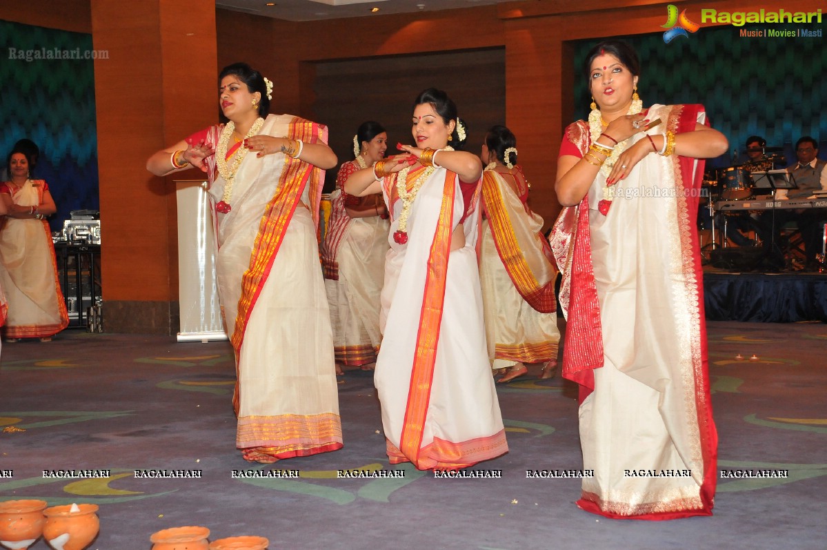 Sanskruti Ladies Club's Shardiya Durgotsav - Choreography by Bina Mehta