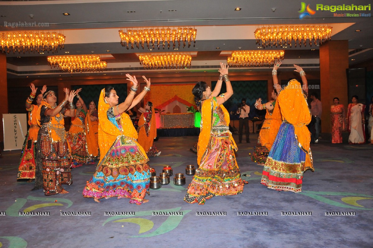 Sanskruti Ladies Club's Shardiya Durgotsav - Choreography by Bina Mehta