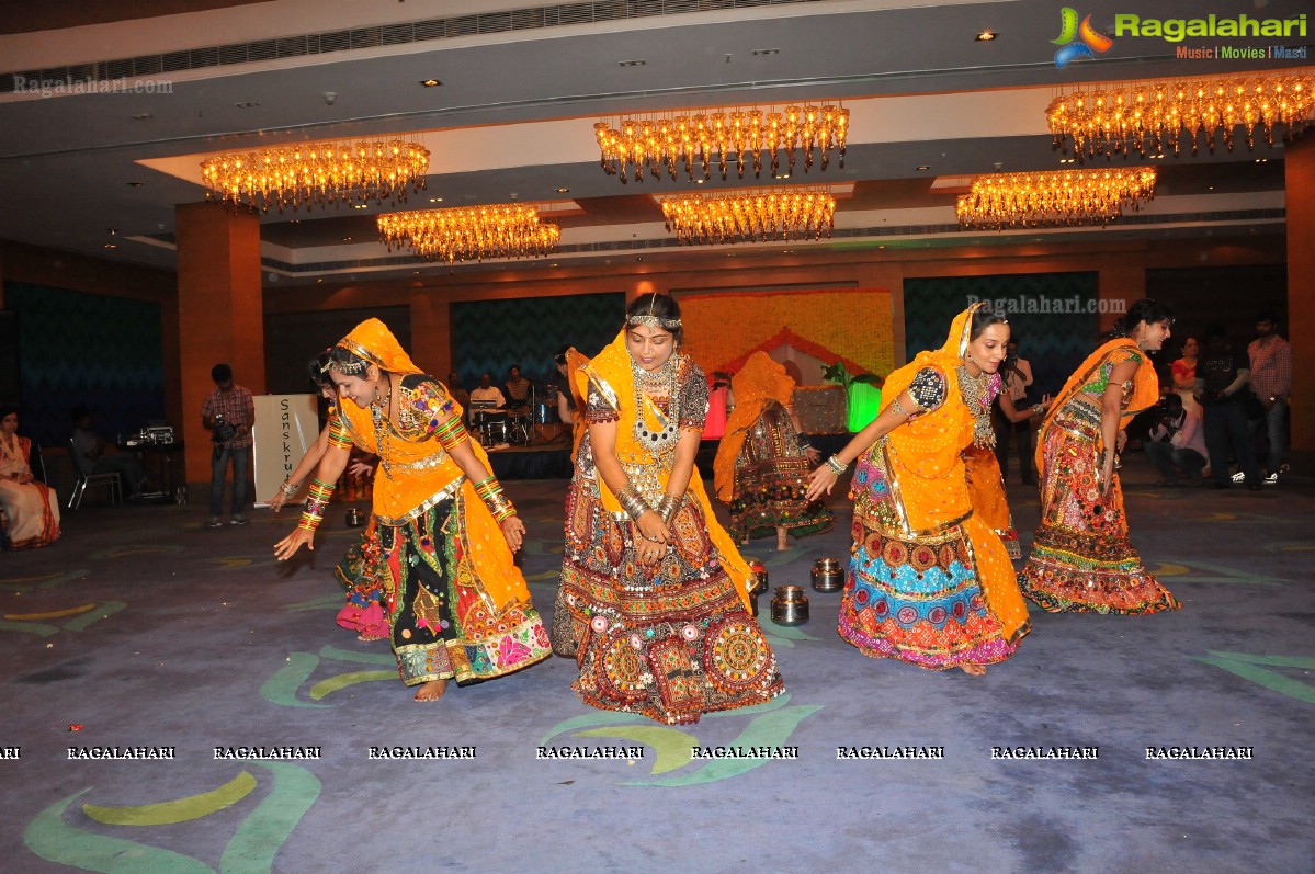 Sanskruti Ladies Club's Shardiya Durgotsav - Choreography by Bina Mehta