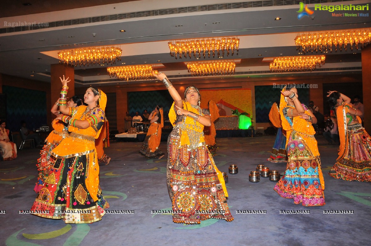 Sanskruti Ladies Club's Shardiya Durgotsav - Choreography by Bina Mehta