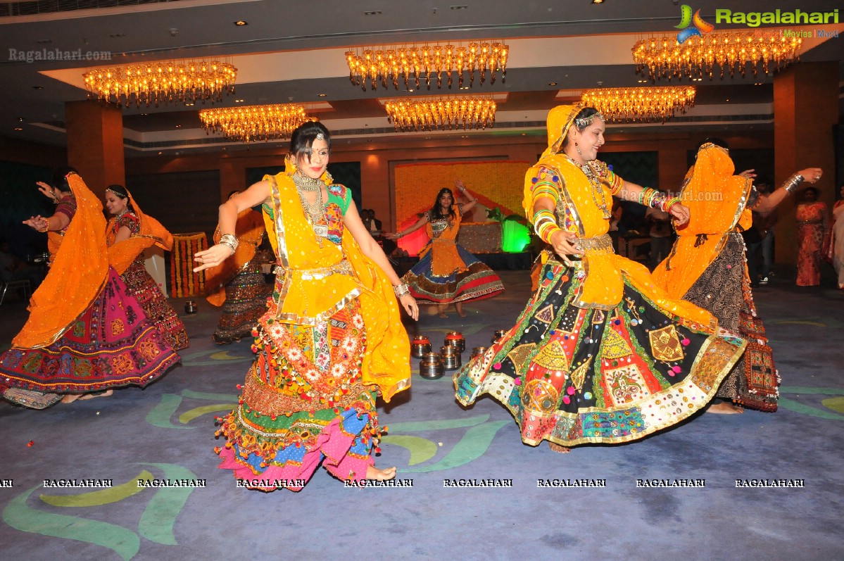 Sanskruti Ladies Club's Shardiya Durgotsav - Choreography by Bina Mehta