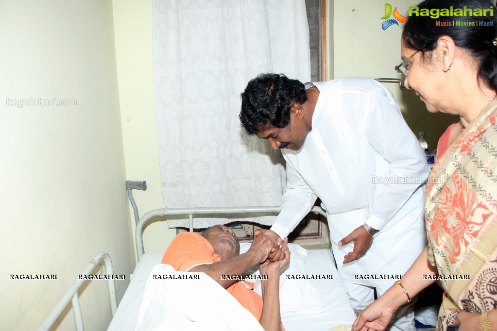 Deputy Chief Minister Dr Rajiah visits Sparsh Hospice, Hyderabad