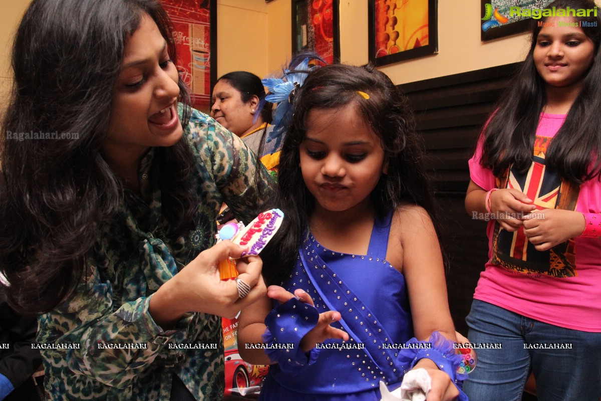 Suhani Birthday Party 2014 at Pizza Hut, Hyderabad